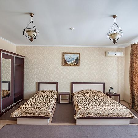 Stella De Lux Hotel Kisinyov Kültér fotó