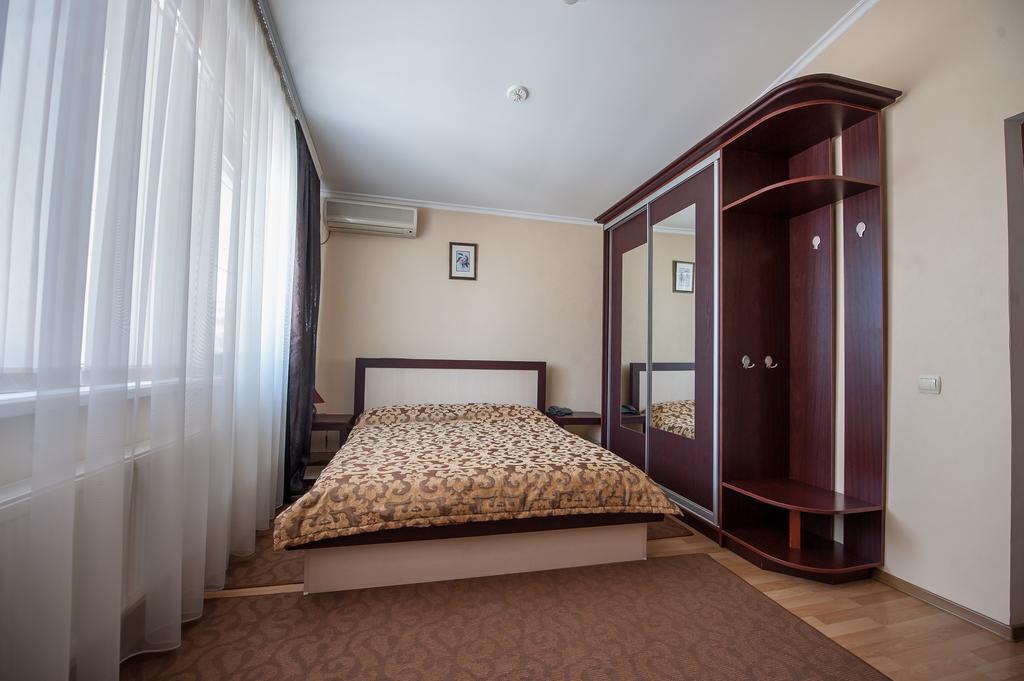 Stella De Lux Hotel Kisinyov Kültér fotó
