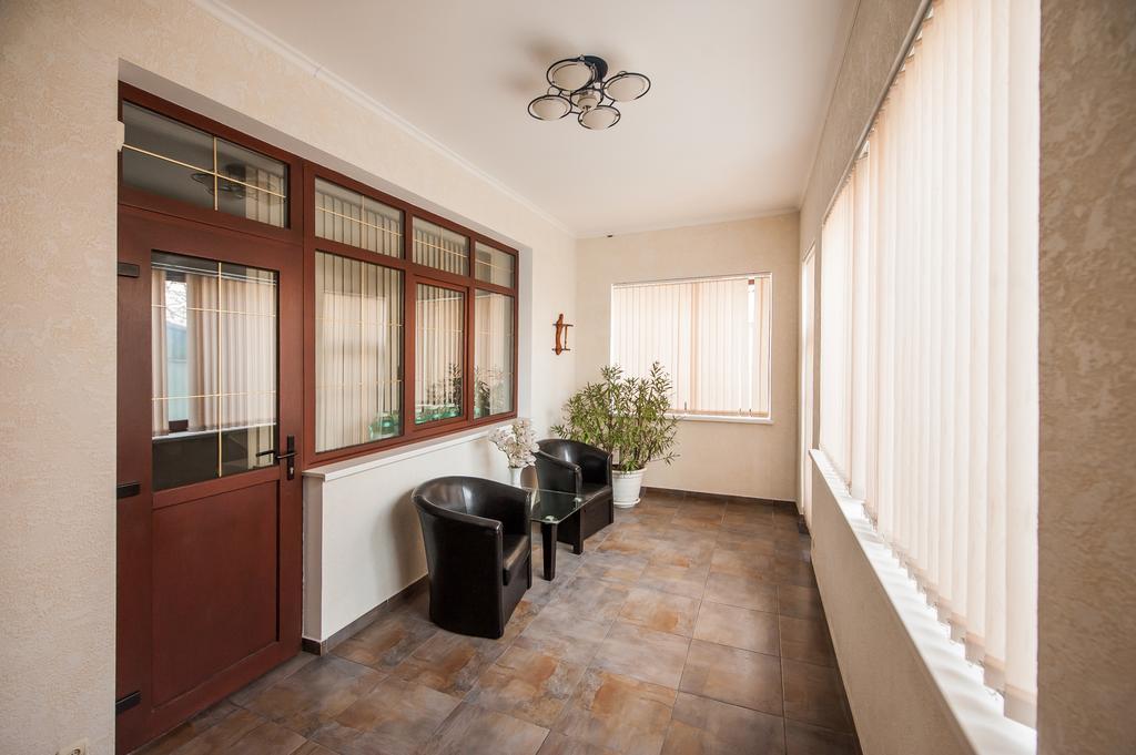 Stella De Lux Hotel Kisinyov Kültér fotó